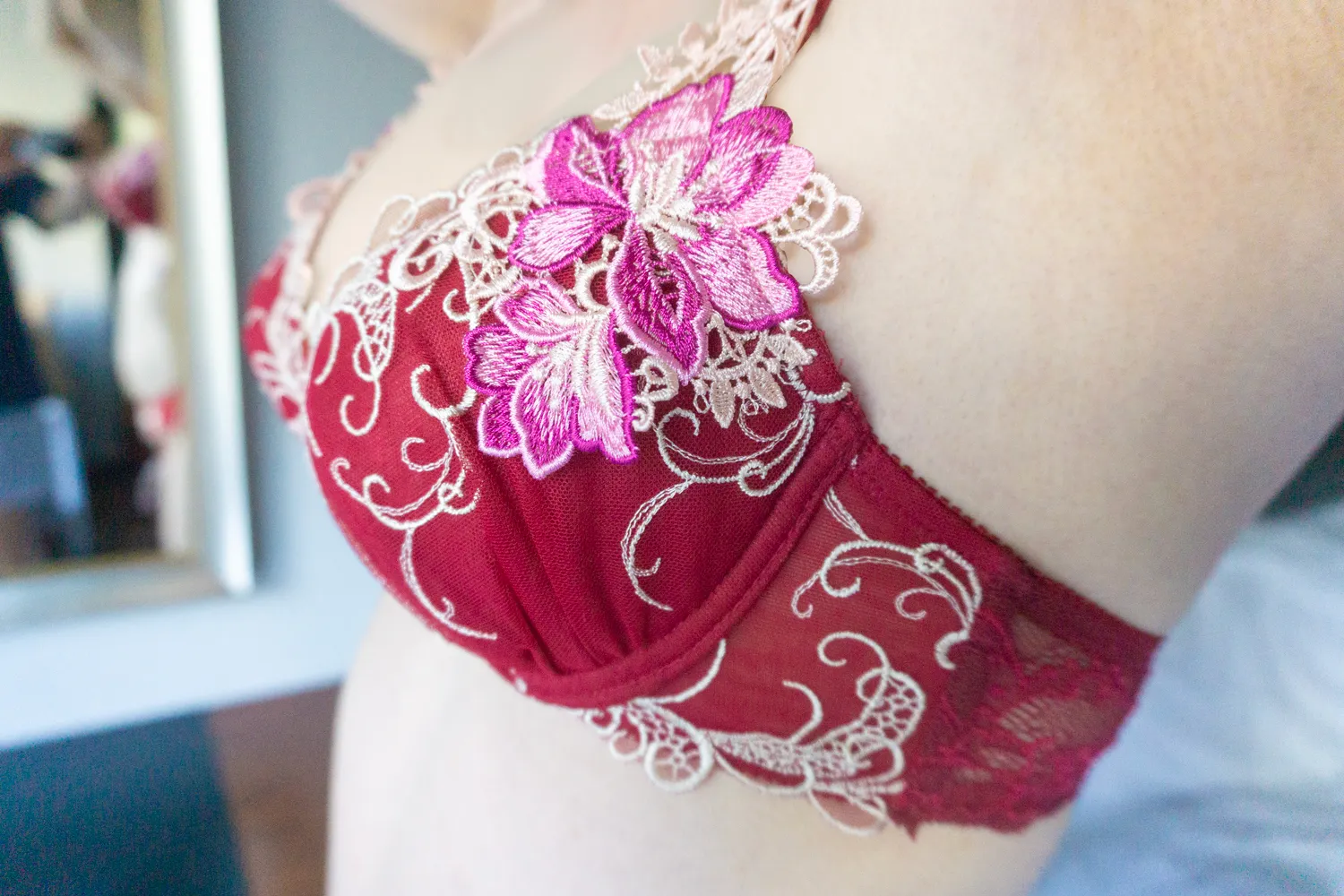 永尾まりや着用 ロイヤルフラワーモチーフブラジャー口コミ投稿