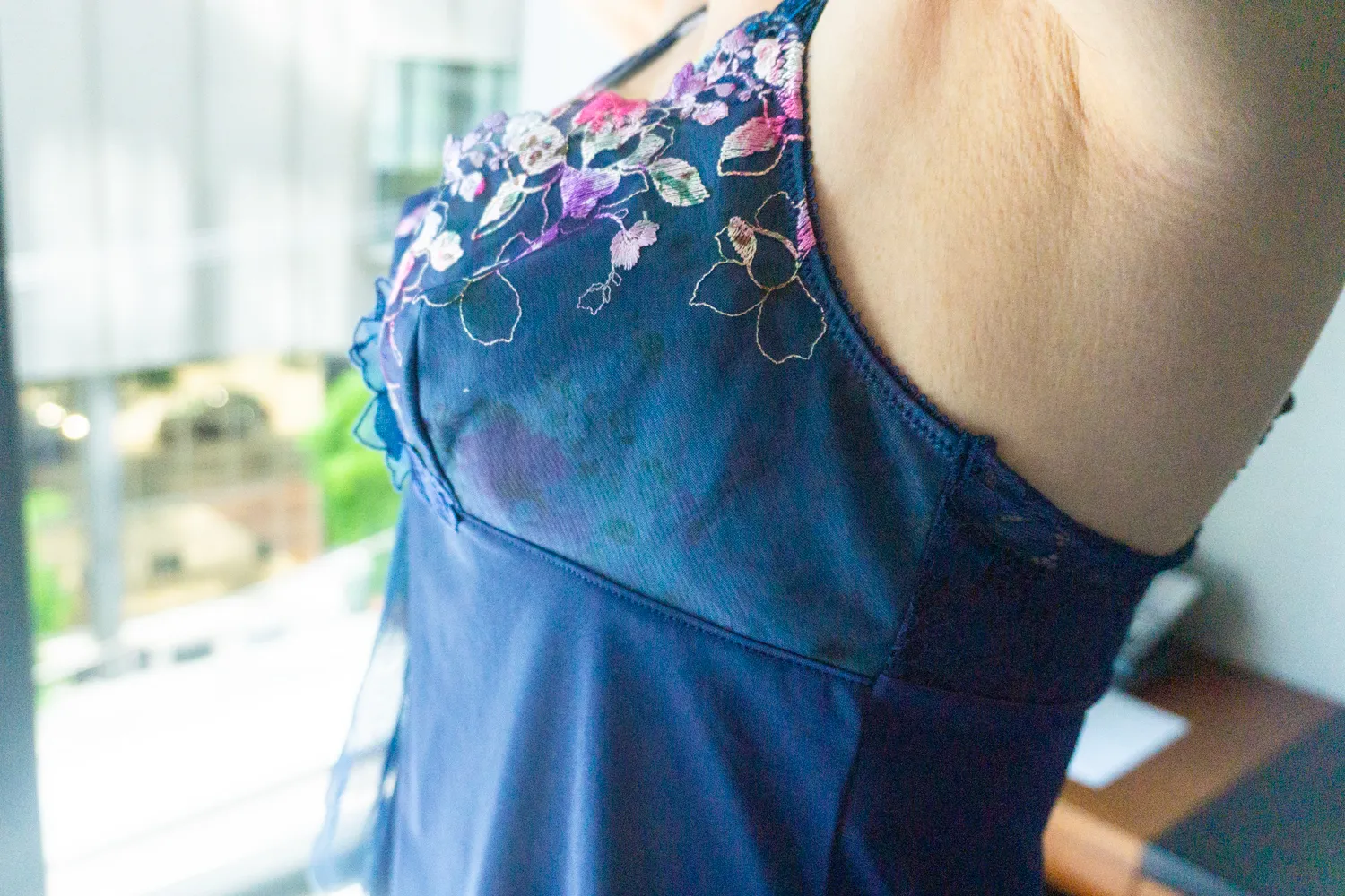 ルジェのキャミソールでセクシーランジェリーお洒落