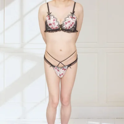 whipbunny トゥインクルチェリーフリルブラ＆Tバックの着画投稿